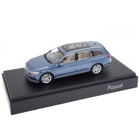 Herpa Volkswagen Passat B8 Variant Highline 2015 - Harvard Blue Metallic