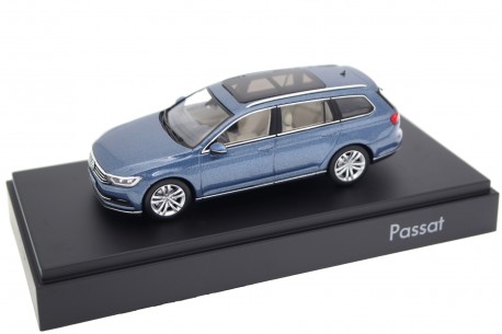 Herpa Volkswagen Passat B8 Variant Highline 2015 - Harvard Blue Metallic
