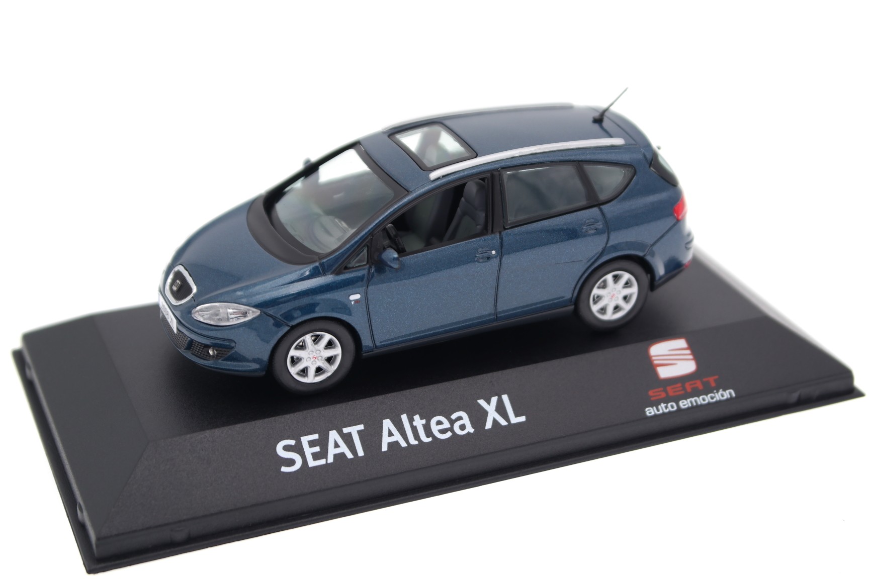 Коллекционная масштабная модель Seat Altea XL от IXO