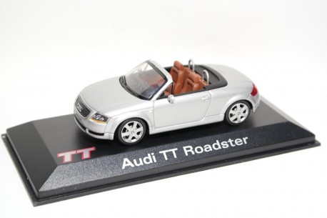 Minichamps Audi TT Roadster quattro 8N 1999 - Light Silver Metallic