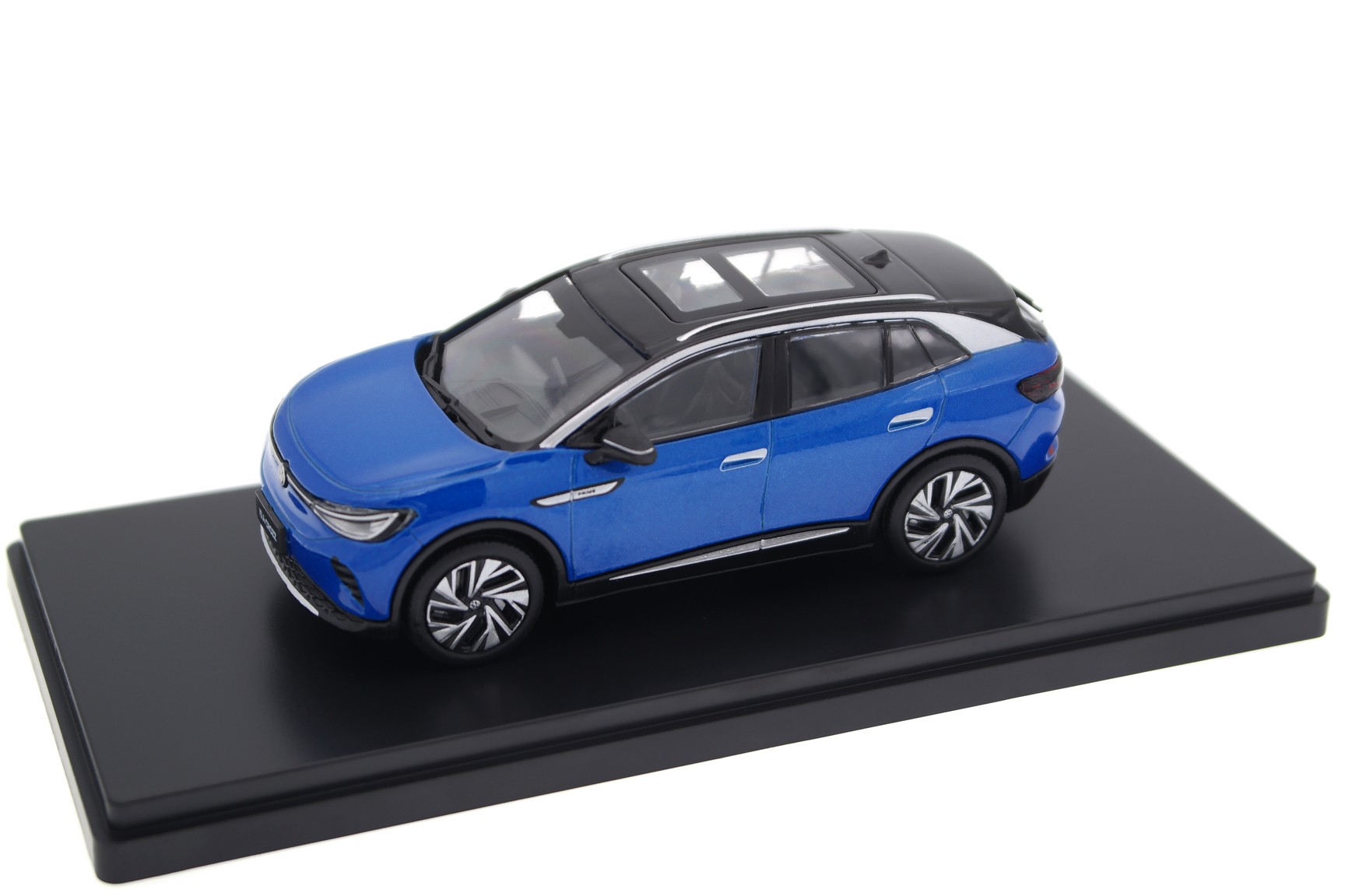 Колекційна масштабна модель VW ID.4 Crozz від Paudi