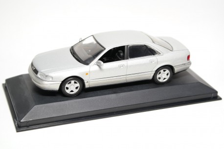 Minichamps Minichamps Audi A8 D2 1994 - Crystal Silver Metallic