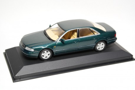 Minichamps Audi A8 D2 1994 - Racing Green Pearl