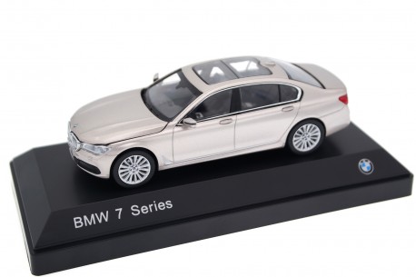 iScale Paragon BMW 7 Series 750Li xDrive G12 2015 - Cashmere Silver Metallic