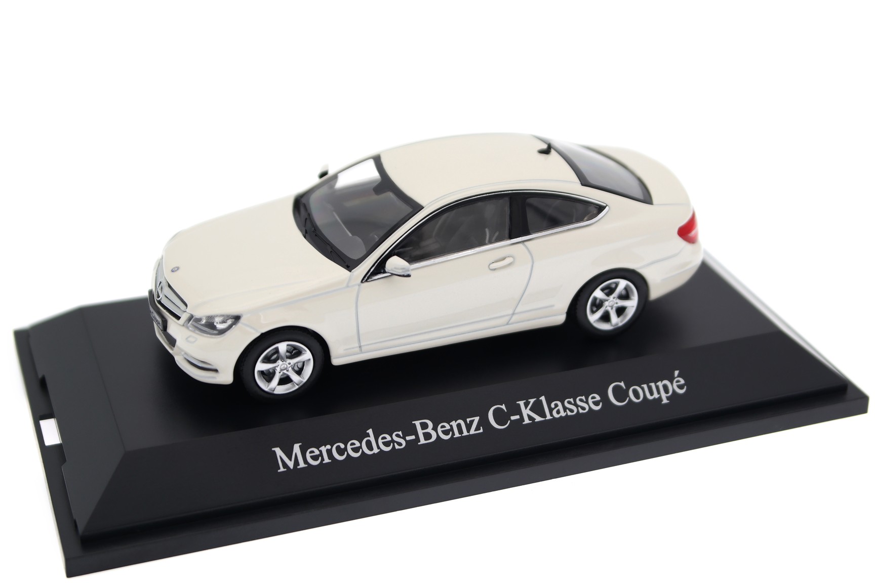 Коллекционная масштабная модель Mercedes-Benz C-Class Coupe от Norev