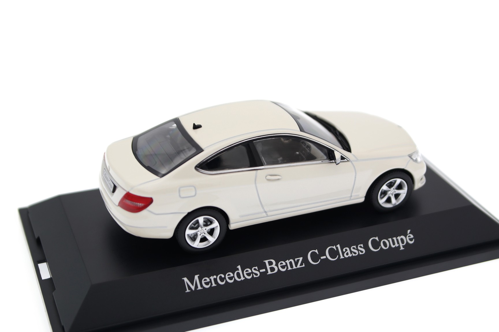 Коллекционная масштабная модель Mercedes-Benz C-Class Coupe от Norev