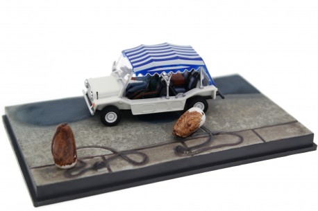 Altaya Leyland Mini Moke YDO18 "Live and Let Die (1973)" 1972 - Snowberry White