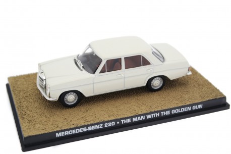 Altaya Mercedes-Benz 220 D RHD W115 "The Man with the Golden Gun (1974)" 1968 - Pastell White