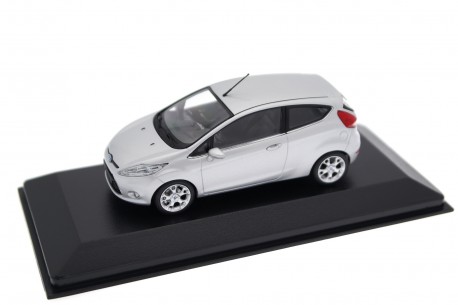 1/43 Minichamps 403088003 Ford Fiesta VI 3-door B299 2008 - Moondust Silver Metallic