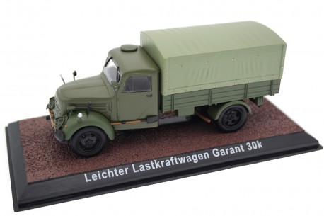 Atlas Robur Garant 30K Leichter Lastkraftwagen NVA 1956 - Military Green