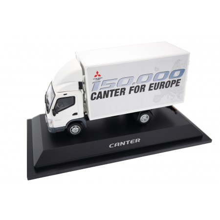 IXO Mitsubishi Fuso Canter VII Lightbox 7C18 TD 2005 - Natural White