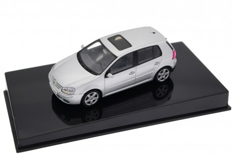 AUTOart Volkswagen Golf V 5-door TDI A5 1K 2003 - Reflex Silver Metallic