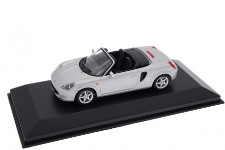 Minichamps Toyota MR2 Roadster W30 2000 - Liquid Silver Metallic