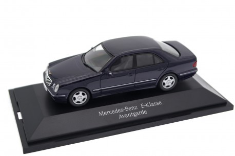 Herpa Mercedes-Benz E-Class Avantgarde W210 MOPF 1999 - Midnight Blue Metallic
