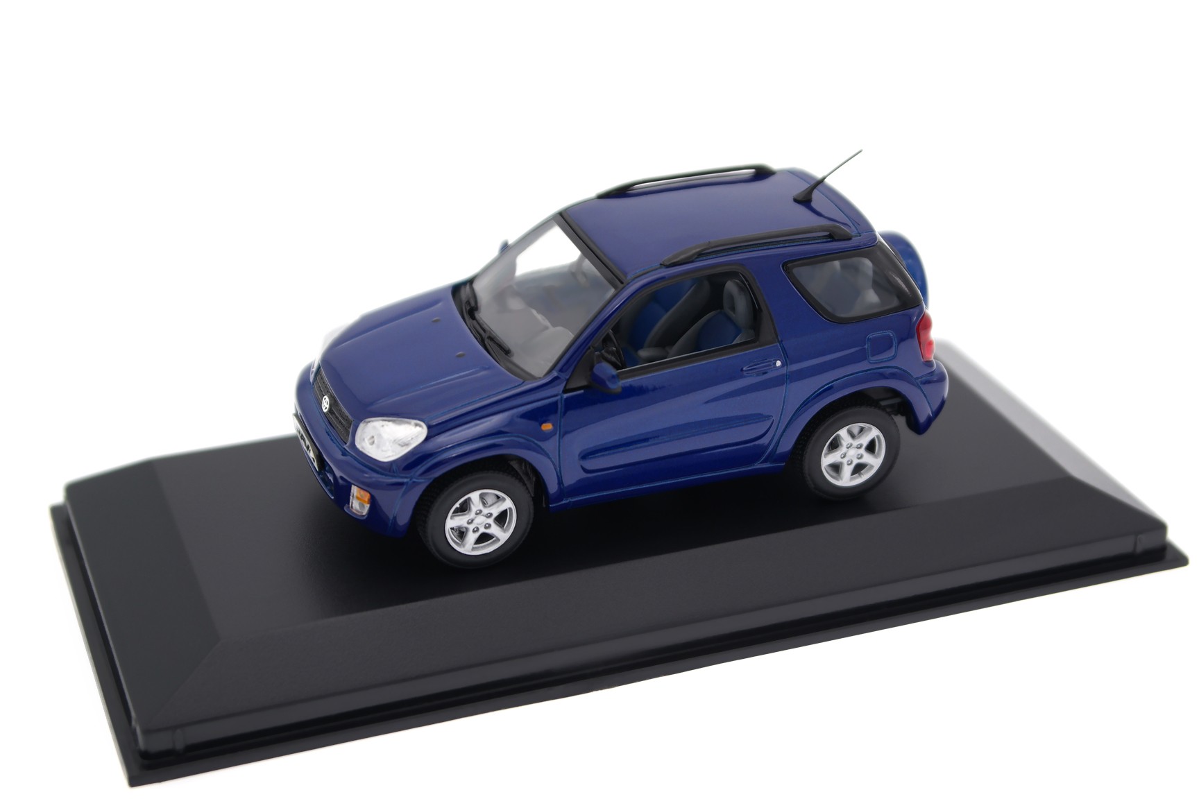 ハセガワ トヨタ　RAV4 1/43 A collectible scale model Toyota RAV4 from Minichamps