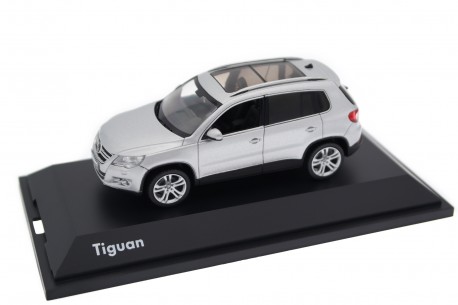Schuco Volkswagen Tiguan I 2.0 TDI 5N 2010 - Reflex Silver Metallic