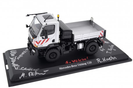 Schuco Mercedes-Benz Unimog U 20 BlueTec 4 Pritsche 405 2008 - Brilliant Silver Metallic