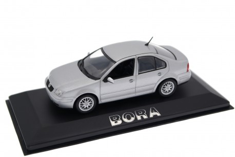 Minichamps Volkswagen Bora Limousine A4 1J2 1998 - Reflex Silver Metallic