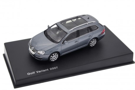AUTOart Volkswagen Golf V Variant A5 1K5 2007 - Platinum Grey Metallic
