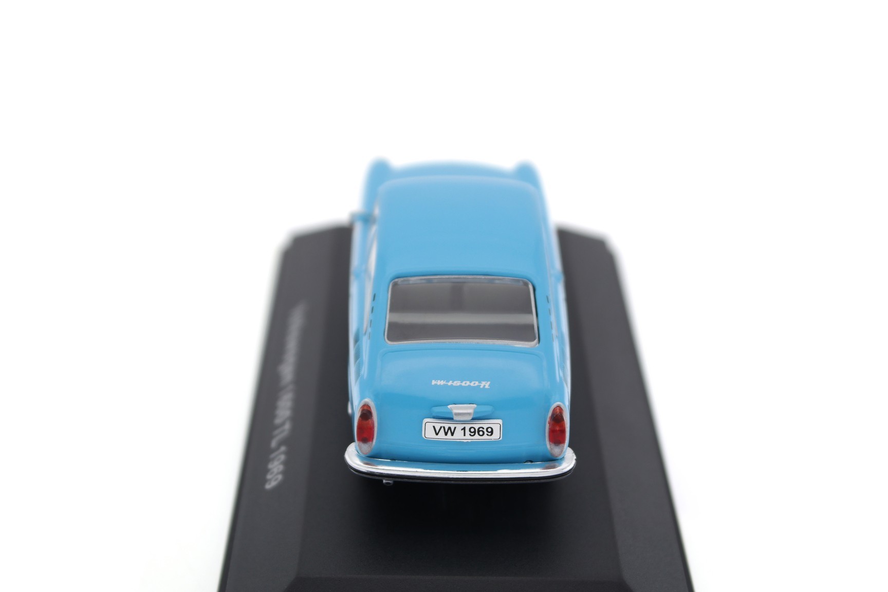 ミニチャンプス 1/18 VW 1600TL ファーストバック ライトブルー A collectible scale model VW 1600 TL Fastback from Altaya