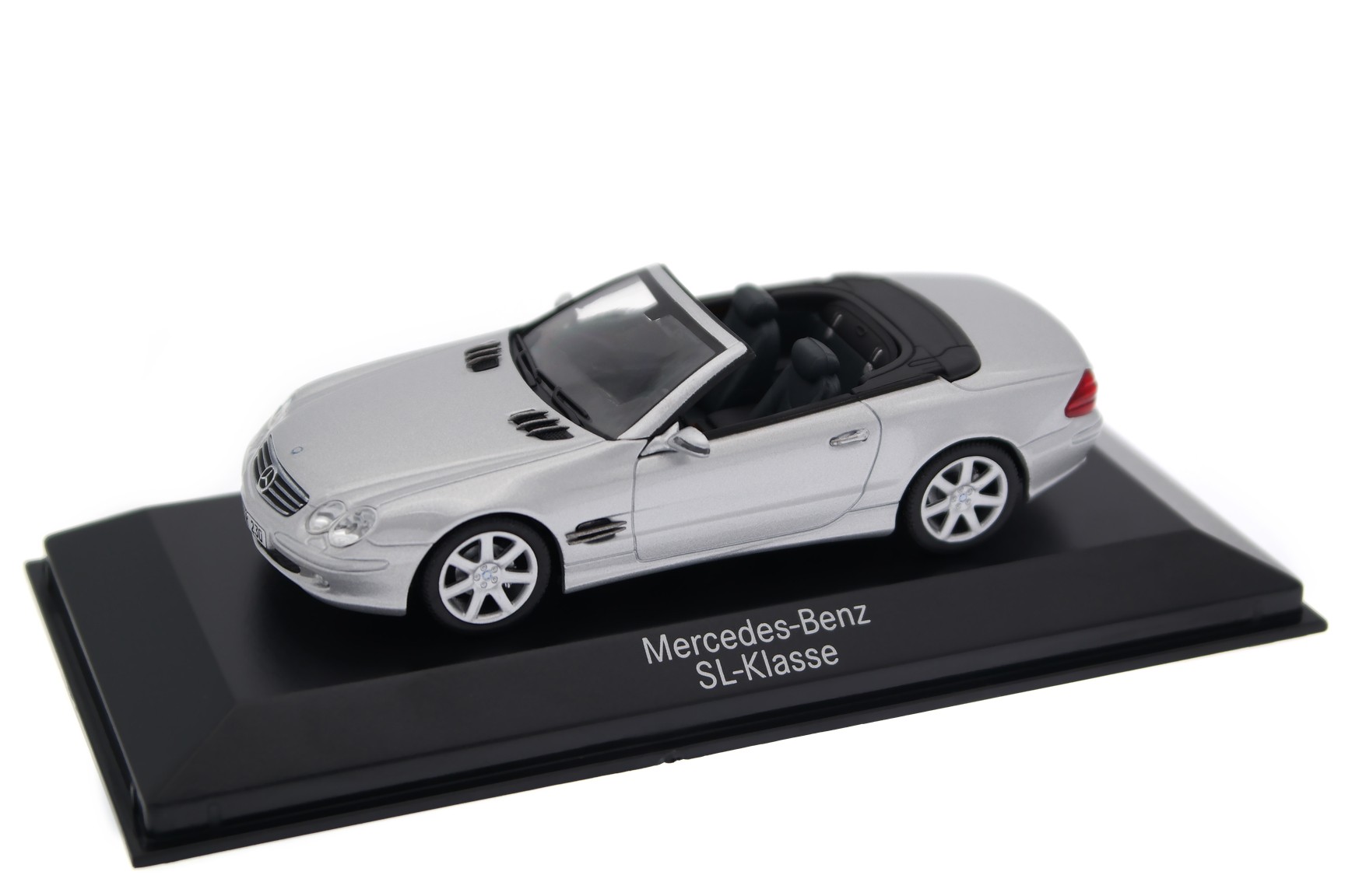 Колекційна масштабна модель Mercedes-Benz SL-Class від Minichamps