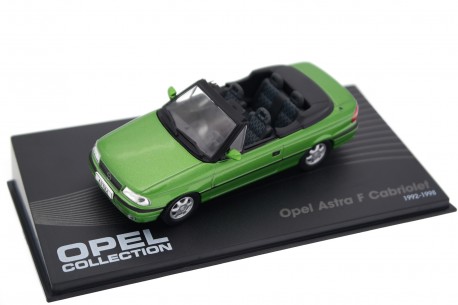 Altaya Opel Astra F Cabriolet by Bertone 1992 - Hawaii Green Metallic