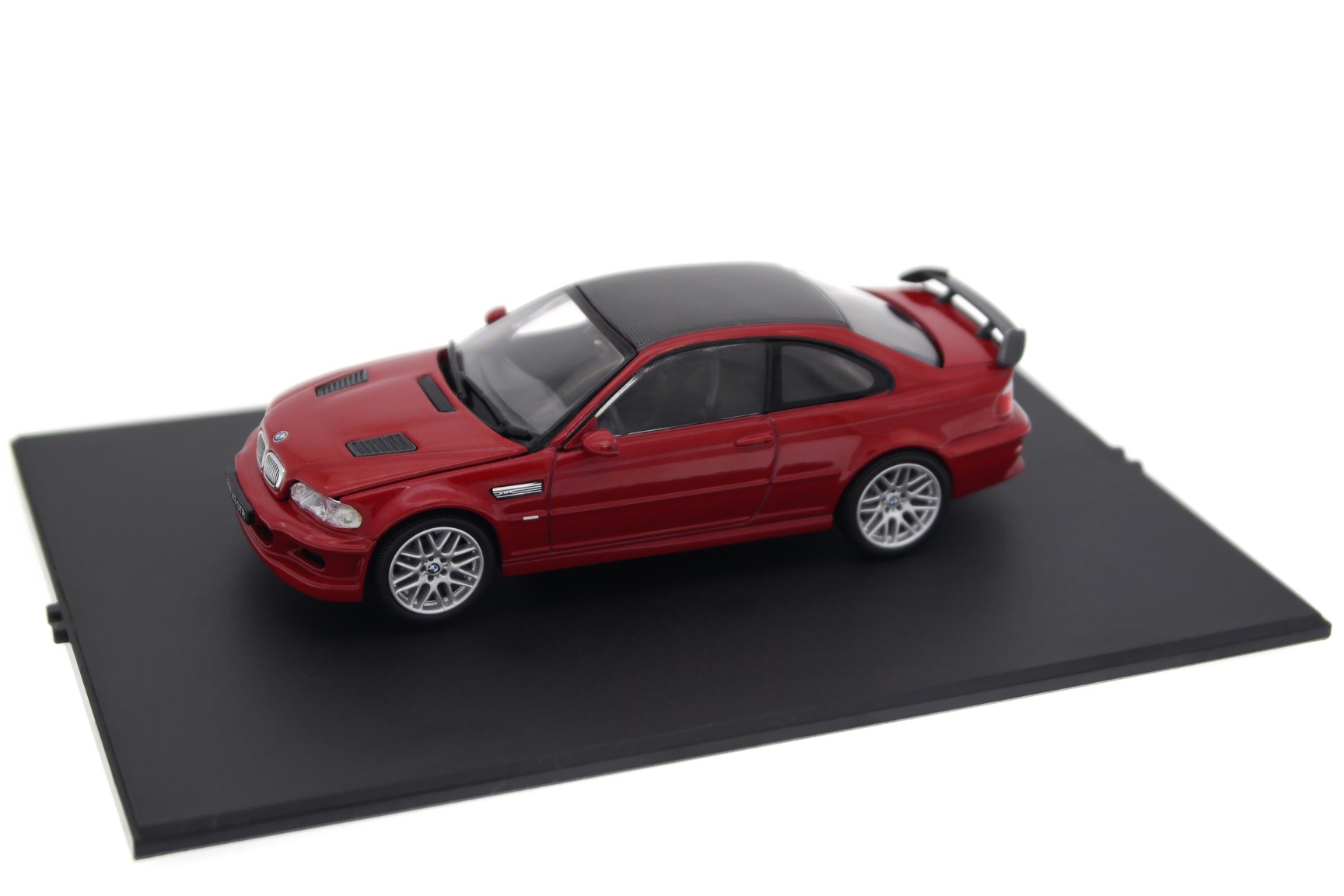 Коллекционная масштабная модель BMW M3 GTR от Kyosho
