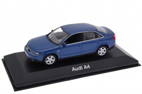 Minichamps Audi A4 Ambiente 3.0 B6 8E 2001 - Denim Blue Metallic