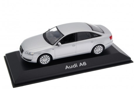 Minichamps Audi A6 3.2 FSI quattro C6 4F 2004 - Light Silver Metallic