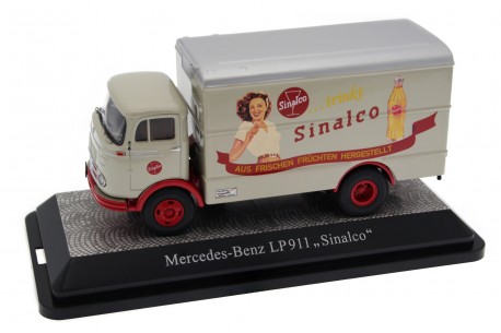 Premium ClassiXXs Mercedes-Benz LP 911 Kastenwagen Sinalco 1966 - Papyrus White/Traffic Red/Aluminum
