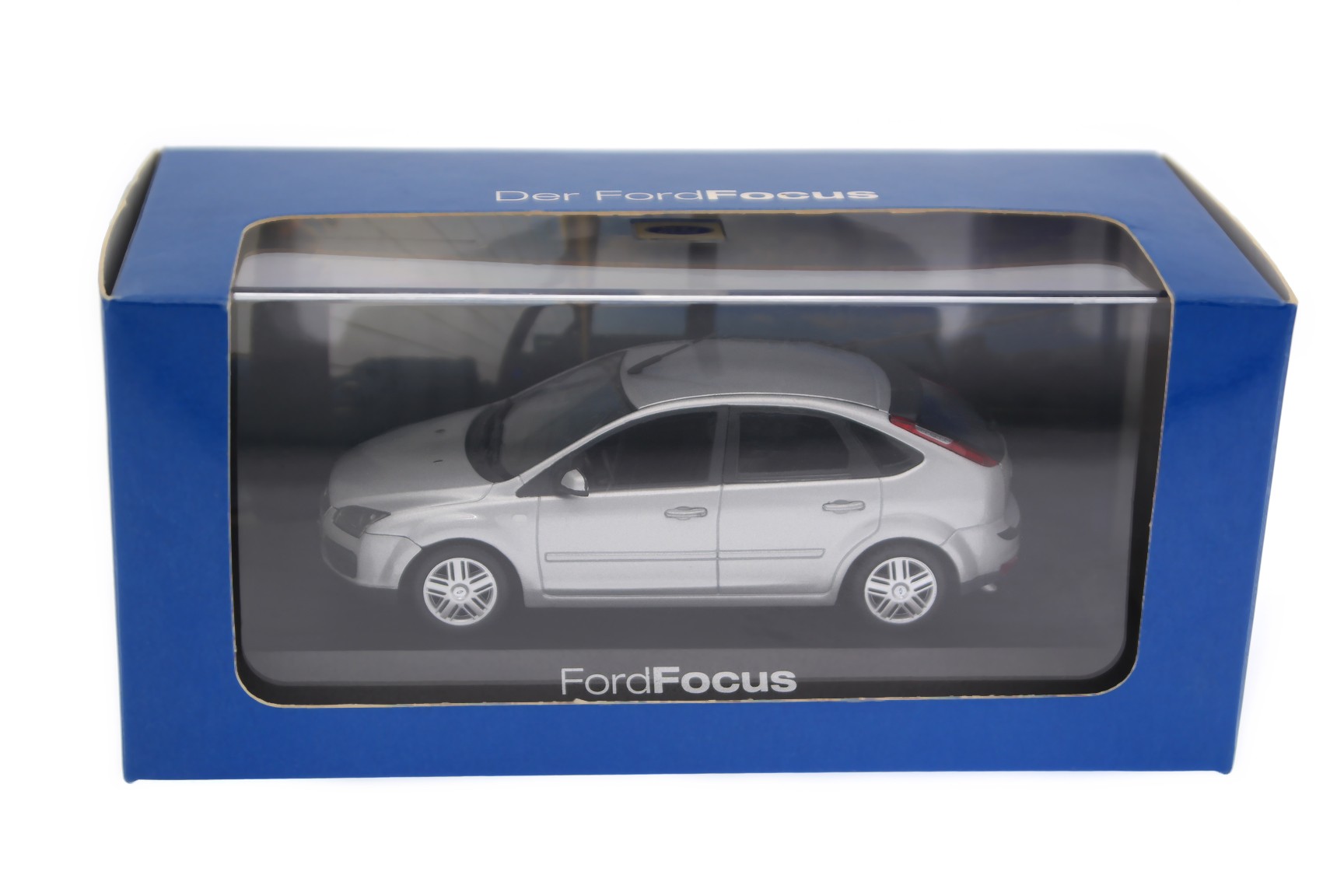新品　ミニカー　1/43『Ford Focus 2000 GHIA』シルバー REALTOY FORD FOCUS WRC シルバー ミニカー - メルカリ