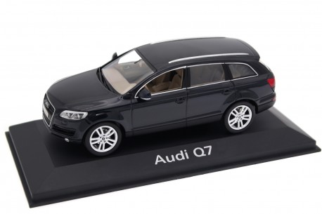 Schuco Audi Q7 4.2 quattro 4L 2005 - Cobalt Blue Metallic