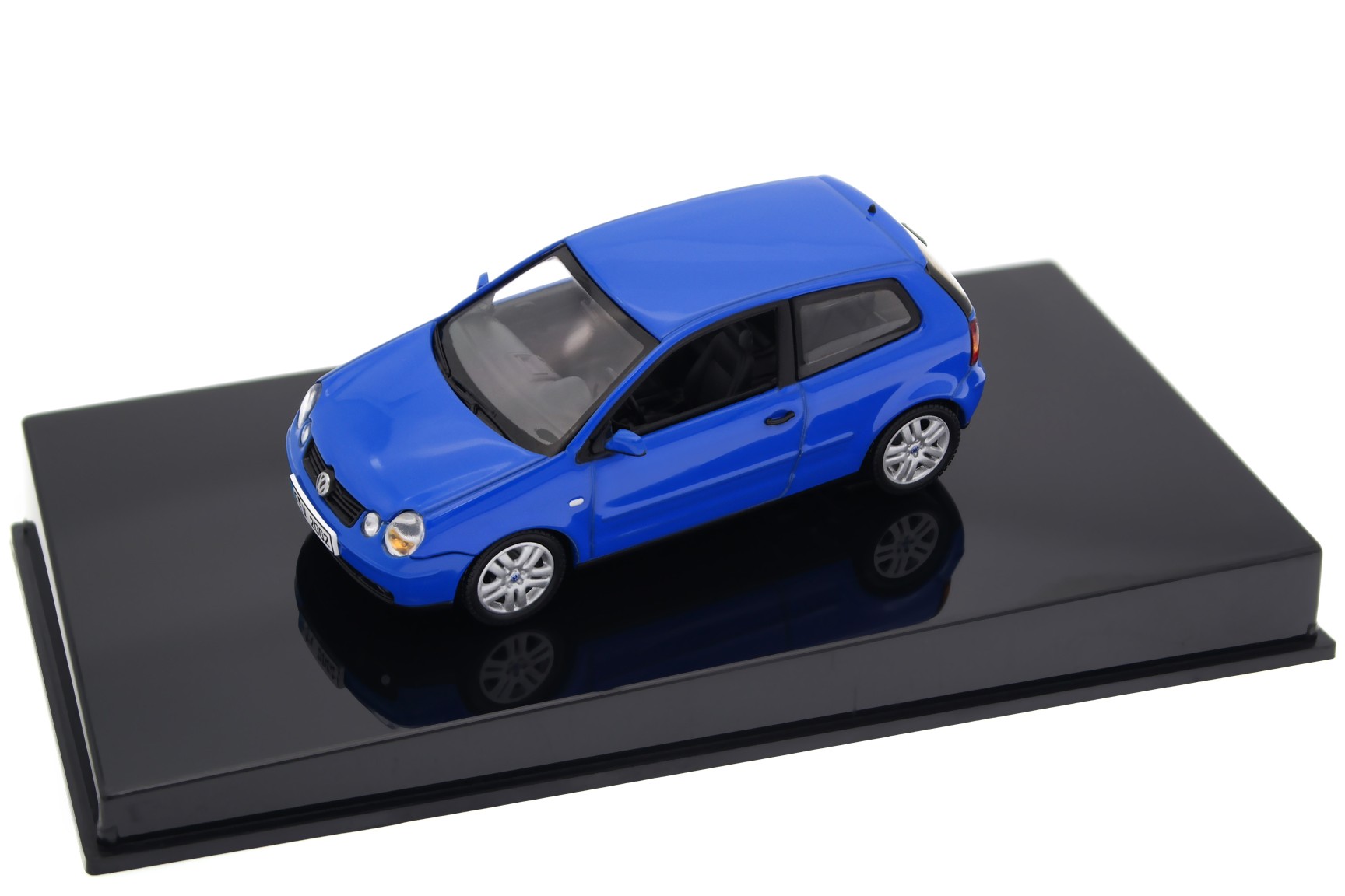1/43 AUTOart 6Q0099300CXH Volkswagen Polo IV 3-door 9N 2002