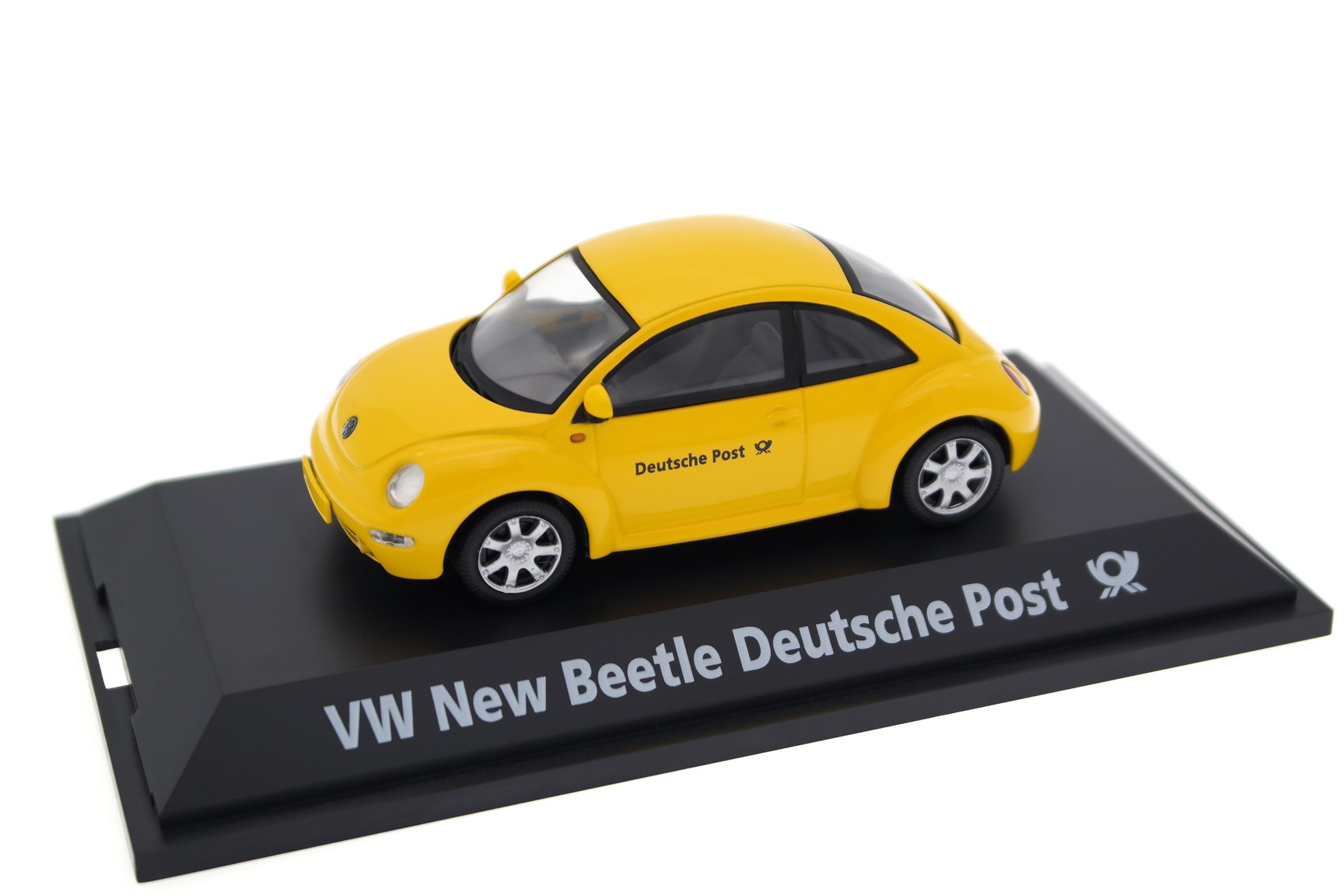 Колекційна масштабна модель VW New Beetle від Schuco