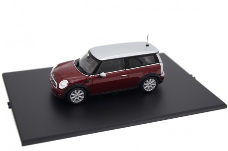 Minichamps Mini Cooper Clubman R55 2007 - Nightfire Red Metallic/Pure Silver Metallic