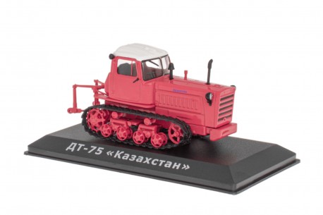 Hachette DT-75 Kazakhstan 1964 - Red/White