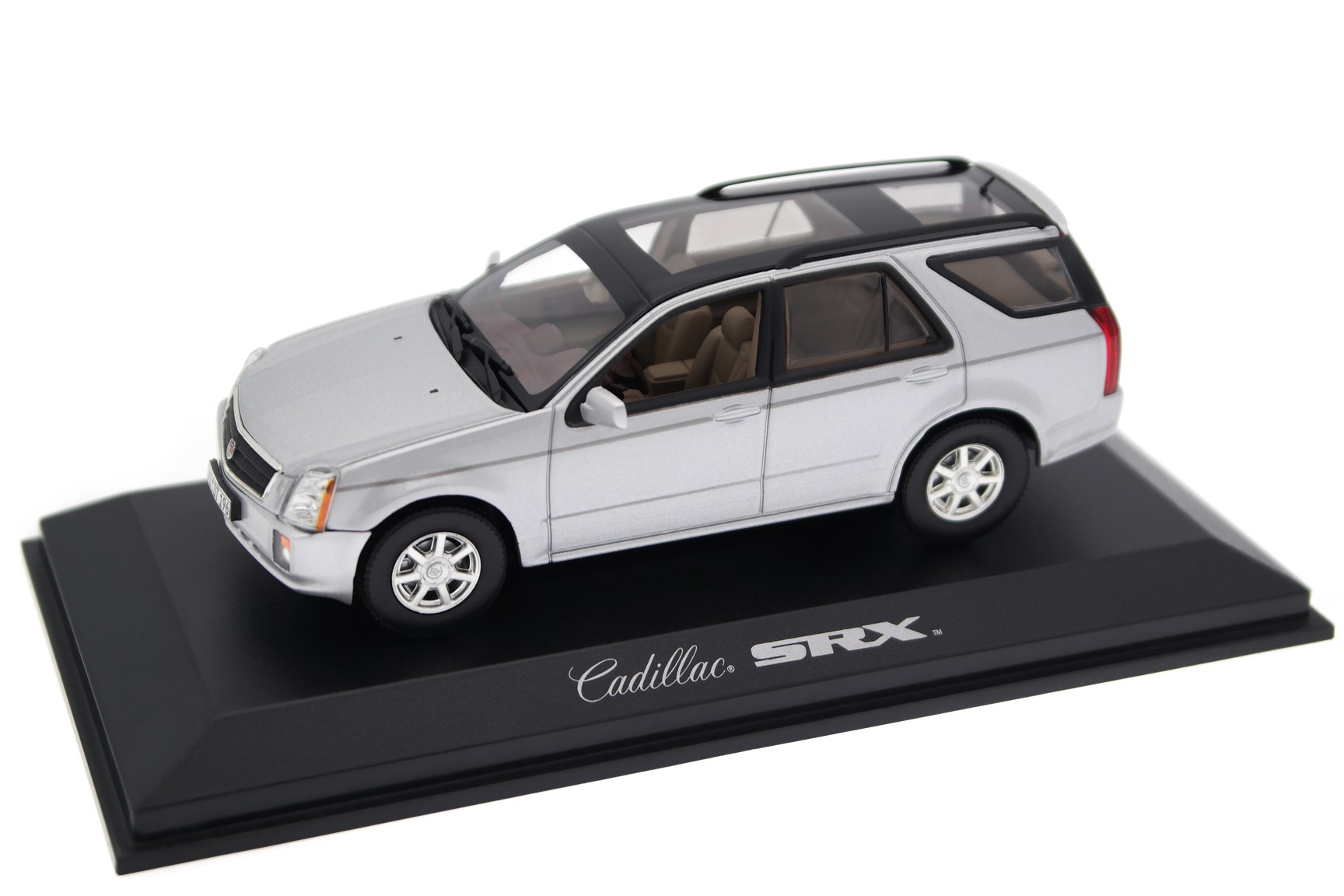 Колекційна масштабна модель Cadillac SRX від Norev