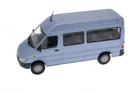 Minichamps Mercedes-Benz Sprinter 316 CDI Bus T1N W903 Facelift 2000 - Pearl Blue Metallic