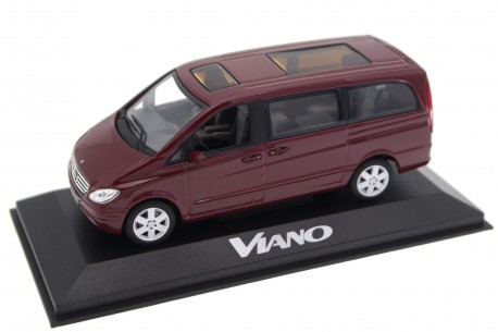 Minichamps Mercedes-Benz Viano Ambiente 3.2 W639 2003 - Velvet Red