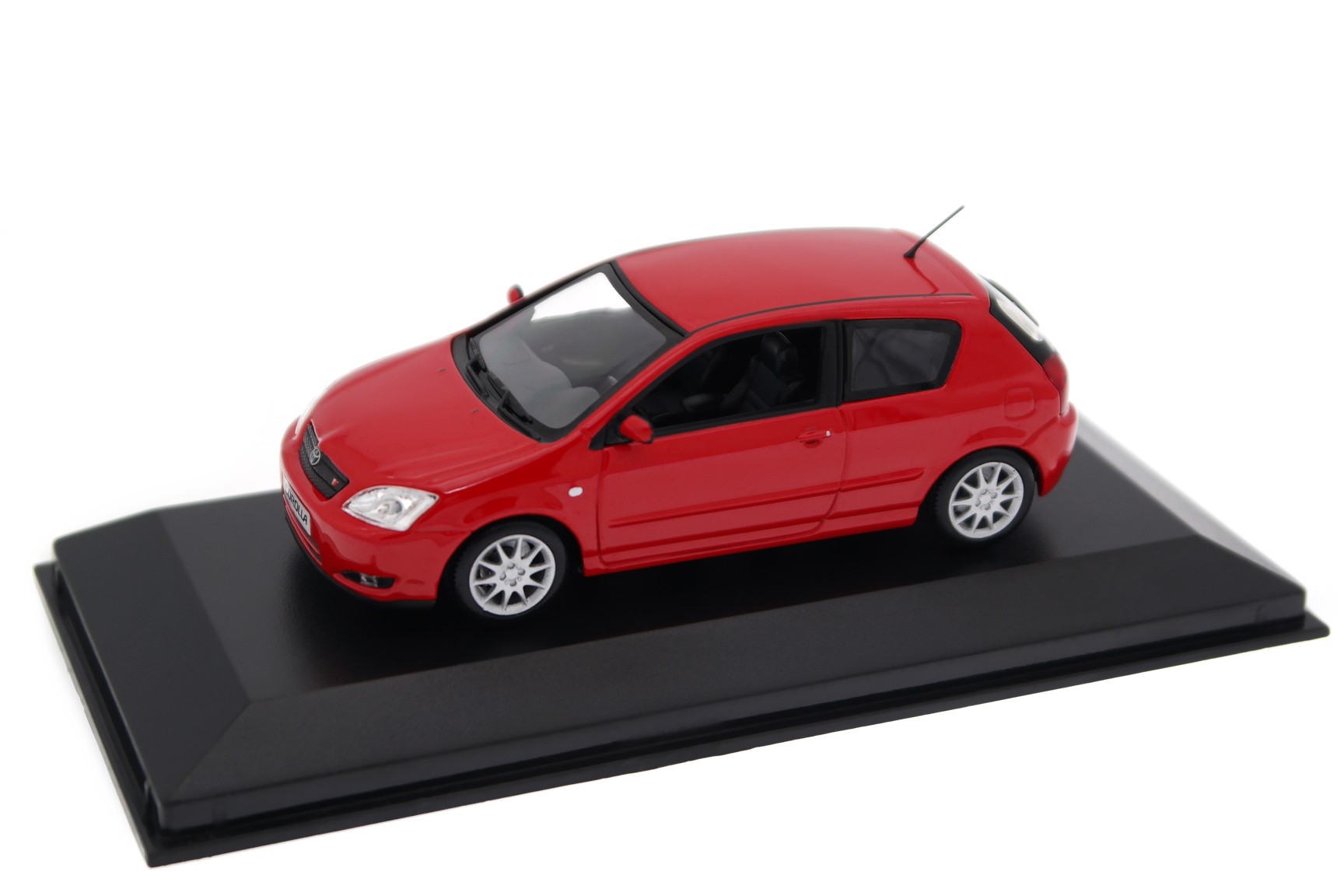 Коллекционная масштабная модель Toyota Corolla от Minichamps