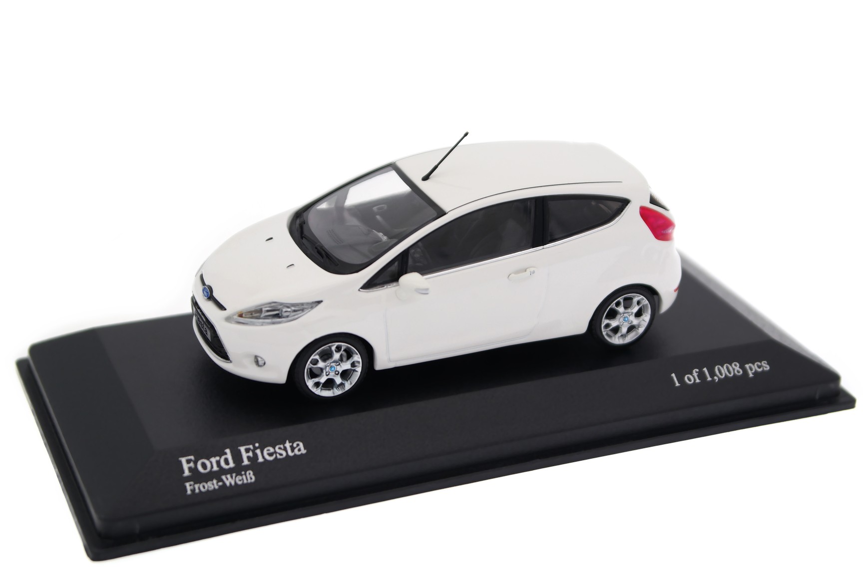 Коллекционная масштабная модель Ford Fiesta от Minichamps