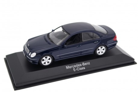 Minichamps Mercedes-Benz E-Class Avantgarde W211 2002 - Tanzanite Blue Metallic
