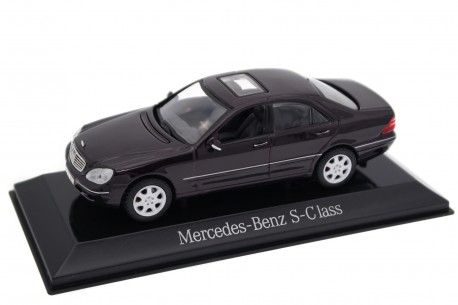 Maisto Mercedes-Benz S-Class S 500 W220 1998 - Dark Violet Metallic
