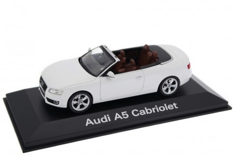 Schuco Audi A5 Cabriolet 3.0 TDI quattro 8F 2008 - Ibis White