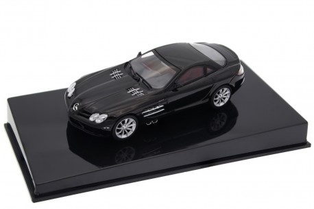 AUTOart Mercedes-Benz SLR McLaren C199 2004 - Crystal Galaxit Black Metallic