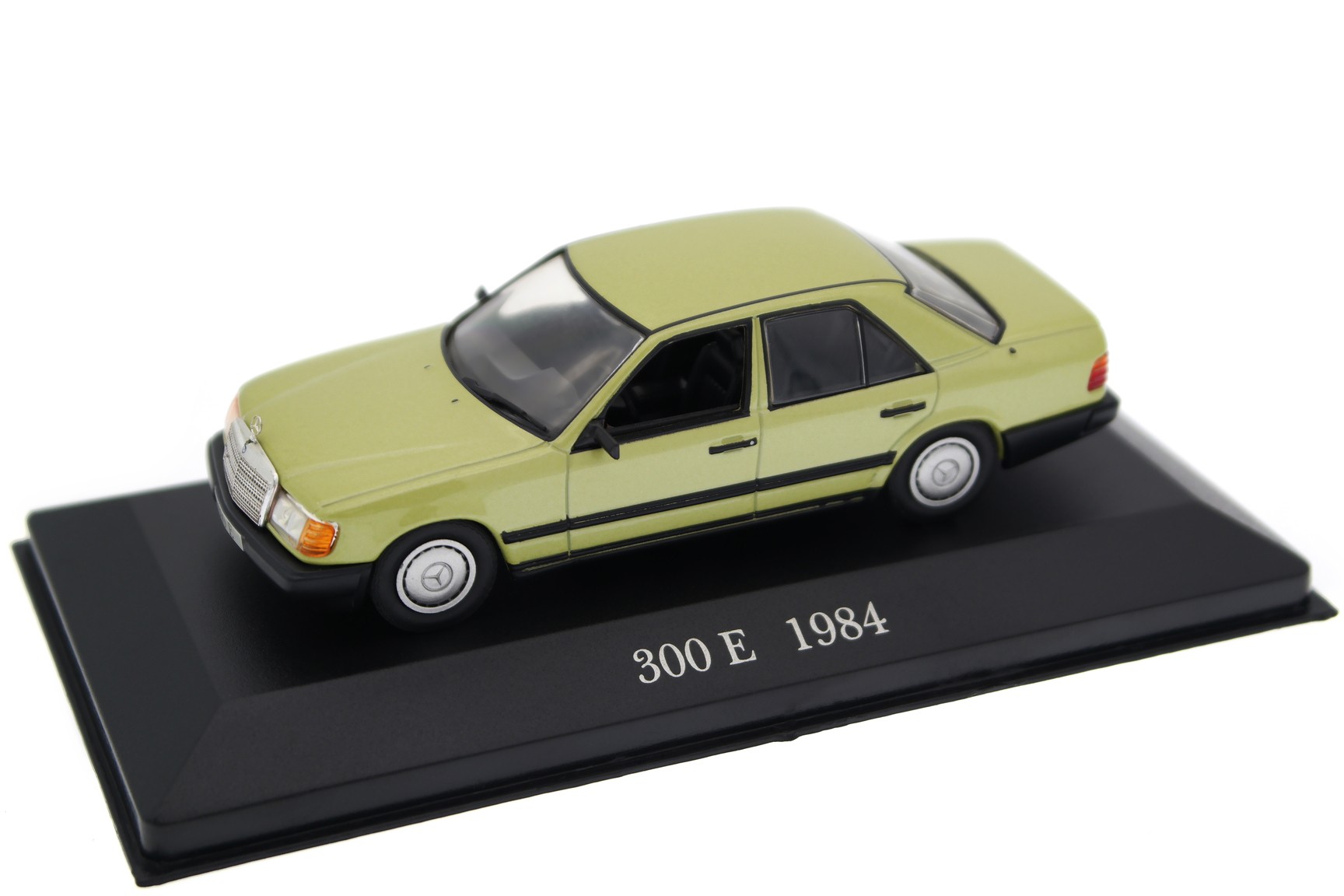 mercedes-benz-300-e.jpg