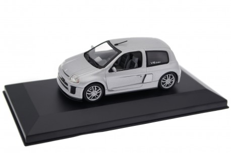 Universal Hobbies Renault Clio II Phase 1 V6 24V 1998 - Iceberg Silver Metallic