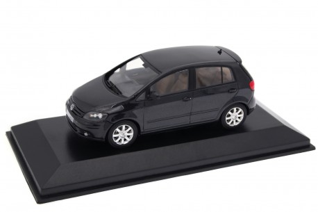 Minichamps Volkswagen Golf V Plus 1.6 5M 2005 - Black Magic Pearl Effect