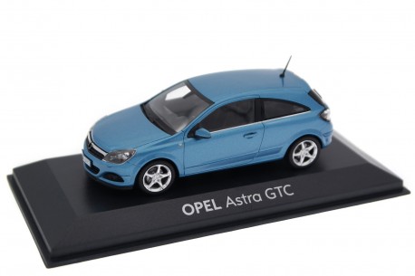 Minichamps Opel Astra H GTC Cosmo 2.0 Turbo 2005 - Breeze Blue Metallic