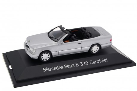 Herpa Mercedes-Benz E-Class Cabriolet E 320 A124 MOPF II 1993 - Brilliant Silver Metallic/Stratus Grey Metallic